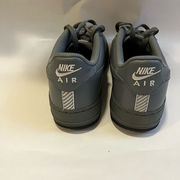 Nike Little Kids Air Force size 7 - Picture 7 of 8